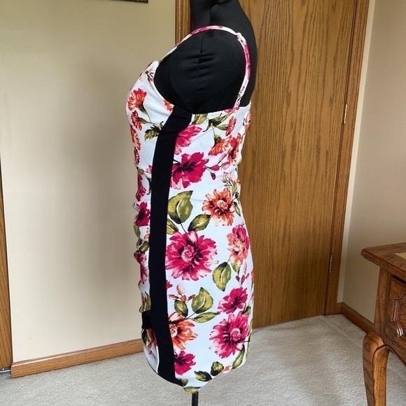 🌸 Almost Famous Bodycon Floral Mini Dress with Adjustable Straps Small - Picture 3 of 9